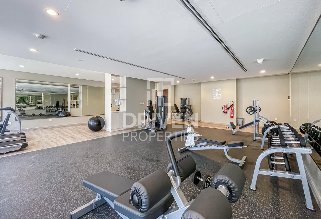 Burj and Pool View | Vacant | Prime Location photo 14