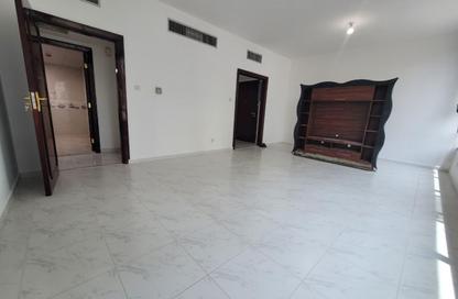 Apartment - 2 Bedrooms - 2 Bathrooms for rent in Khalidiya Street - Al Khalidiya - Abu Dhabi