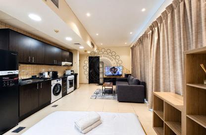 Apartment - Studio - 1 for rent in The Royal Oceanic - Dubai Marina - Dubai