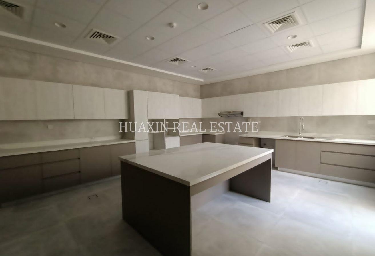 Spacious 6 bedrooms | Private Pool |Close to Beach photo 5