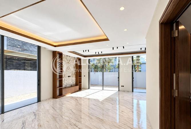 All en-suite |Stand Alone| OP Price-Cavalli-Design