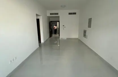 شقة - غرفة نوم - 2 حمامات للايجار في الجرف 2 - الجرف - عجمان وسط المدينة - عجمان