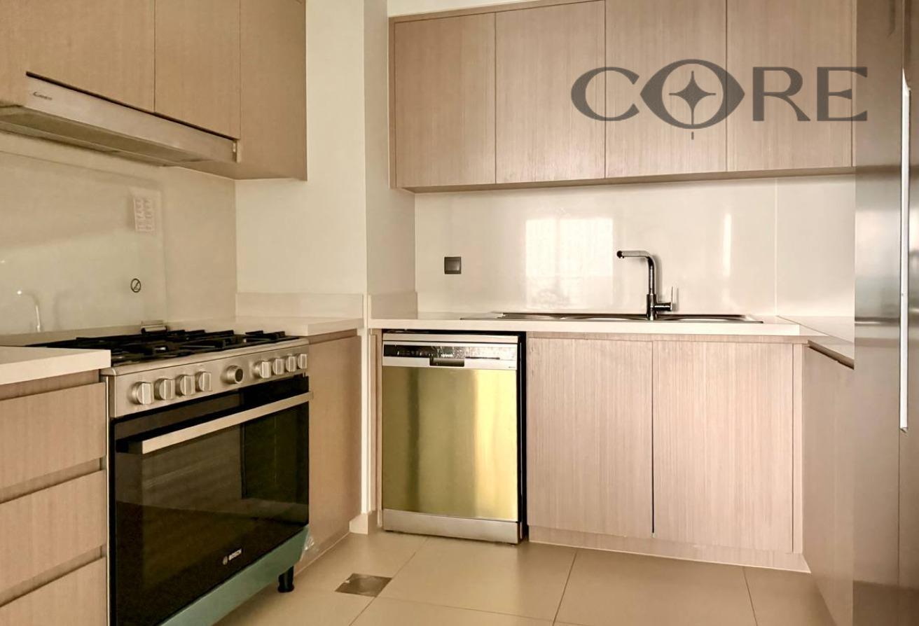 Fully Furnished | High Floor | Prime Location photo 7