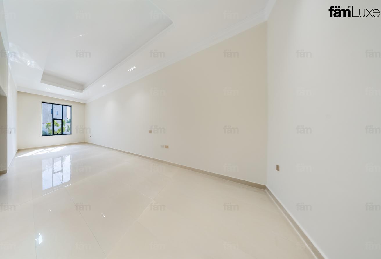 Suburban villa for family, easy access to the city photo 7