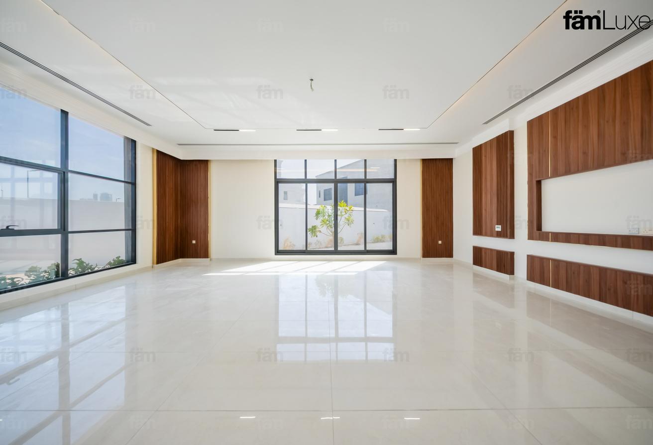 Suburban villa for family, easy access to the city photo 5