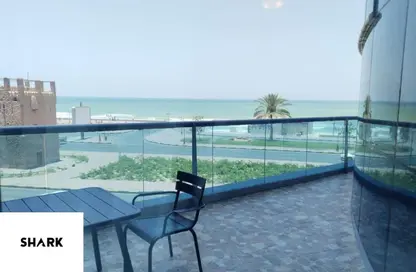 شقة - غرفة نوم - 2 حمامات للبيع في مساكن كورنيش عجمان - طريق كورنيش عجمان - عجمان