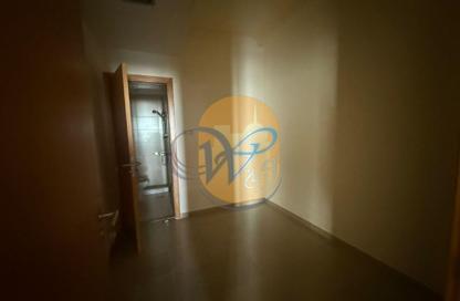 Apartment - 3 Bedrooms - 4 Bathrooms for rent in Julphar Residential Tower - Julphar Towers - Al Nakheel - Ras Al Khaimah