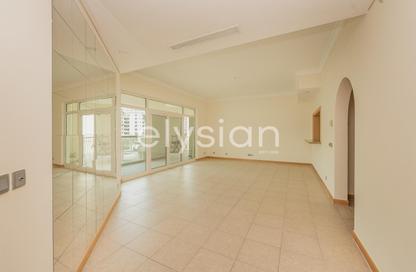 Apartment - 2 Bedrooms - 3 Bathrooms for rent in Al Hamri - Shoreline Apartments - Palm Jumeirah - Dubai
