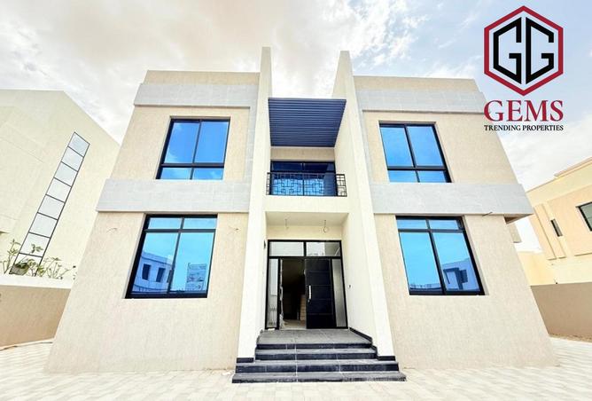 74260739 - Property Image 2