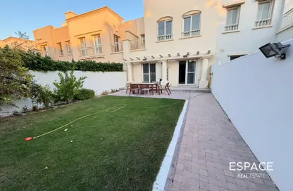 فيلا - 2 غرف نوم - 3 حمامات للايجار في الينابيع 15 - الينابيع - دبي