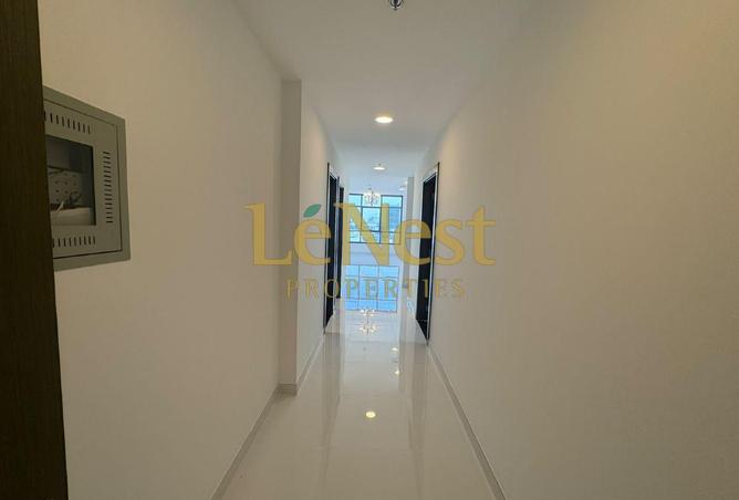 Unfurnished 1BR | Bigger Layout | Close Kitchen photo 2