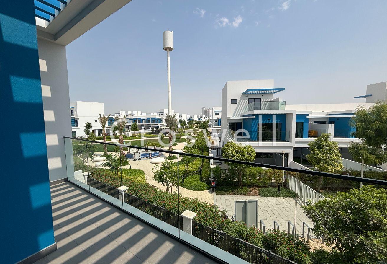 Single Row | Brand New | Prime Location | On pool photo 28