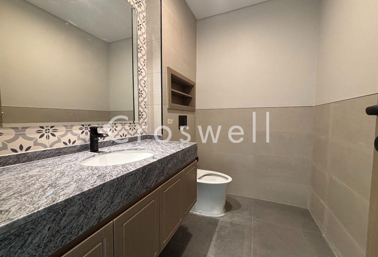 Single Row | Brand New | Prime Location | On pool photo 9