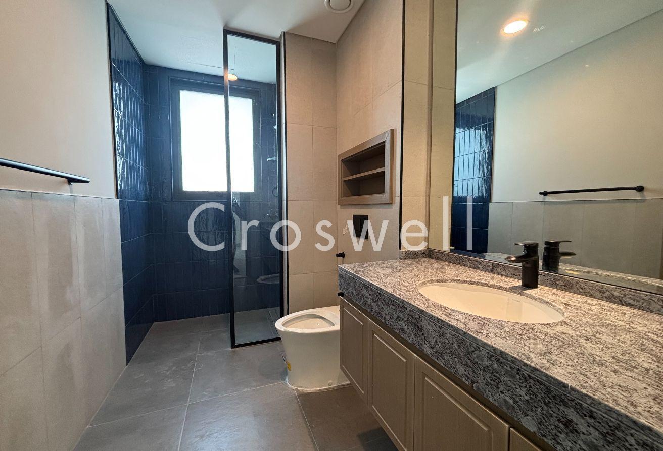 Single Row | Brand New | Prime Location | On pool photo 19