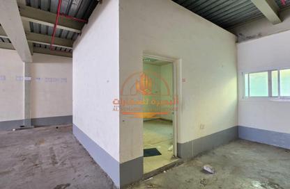 Warehouse - Studio - 1 Bathroom for rent in Al Sajaa Industrial - Al Sajaa - Sharjah