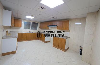 Apartment - 3 Bedrooms - 4 Bathrooms for rent in Al Khan Corniche - Al Khan - Sharjah