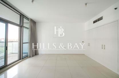 Apartment - Studio - 1 for rent in Golf Promenade 3B - Golf Promenade 3 - Golf Town - Damac Hills - Dubai