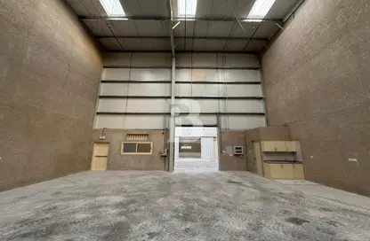 Warehouse - Studio for sale in Phase 1 - Dubai Investment Park (DIP) - Dubai