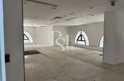 Office Space - Studio - 1 Bathroom for rent in Deena Building - Al Danah - Abu Dhabi