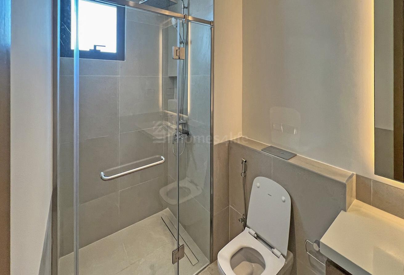 SINGLE ROW | SPACIOUS | CLOSE TO AMENITIES photo 8
