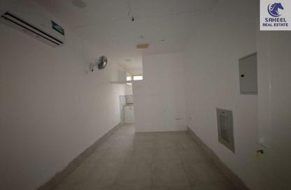 Apartment - Studio - 1 for rent in Al Juwais - Ras Al Khaimah