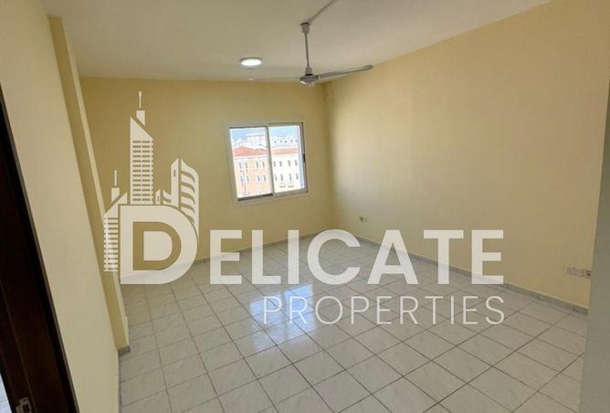 70281474 - Property Image 2