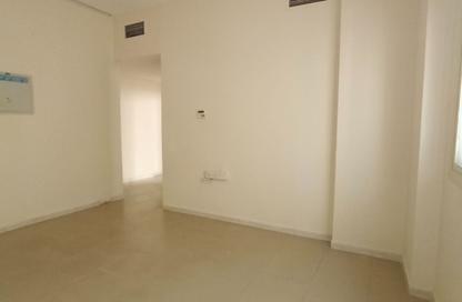 Apartment - 1 - 1 for rent in Bu Tina - Al Sharq - Sharjah