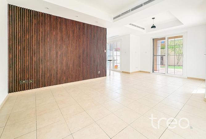 73853596 - Property Image 3