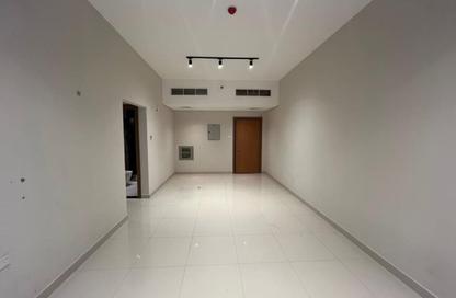 Apartment - 2 Bedrooms - 2 Bathrooms for rent in Gulfa Towers - Al Rashidiya 1 - Al Rashidiya - Ajman