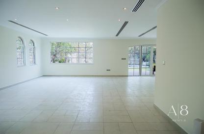 Villa - 4 Bedrooms - 5 Bathrooms for sale in District 4 - Jumeirah Park - Dubai