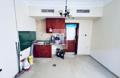 Apartment - Studio - 1 Bathroom for rent in Fire Station Road - Muwaileh - Sharjah