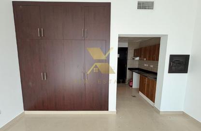 Apartment - Studio - 1 Bathroom for rent in Sama Tower - Electra Street - Abu Dhabi