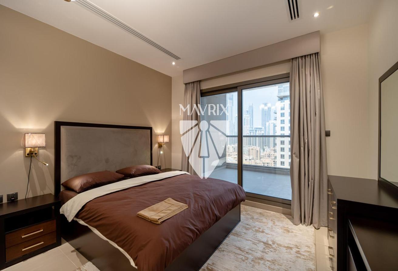 Downtown View | Elegant Studio | Available 15 Oct photo 5