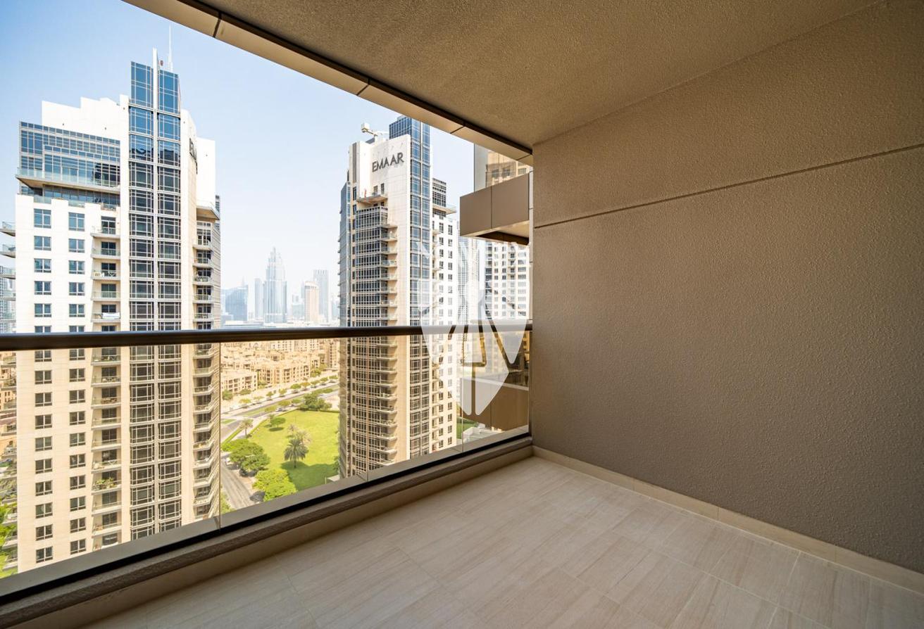 Downtown View | Elegant Studio | Available 15 Oct photo 11