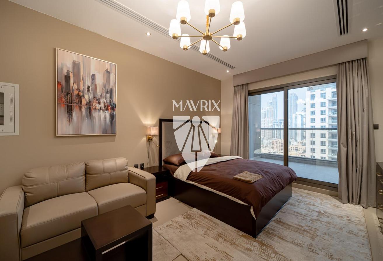 Downtown View | Elegant Studio | Available 15 Oct photo 2