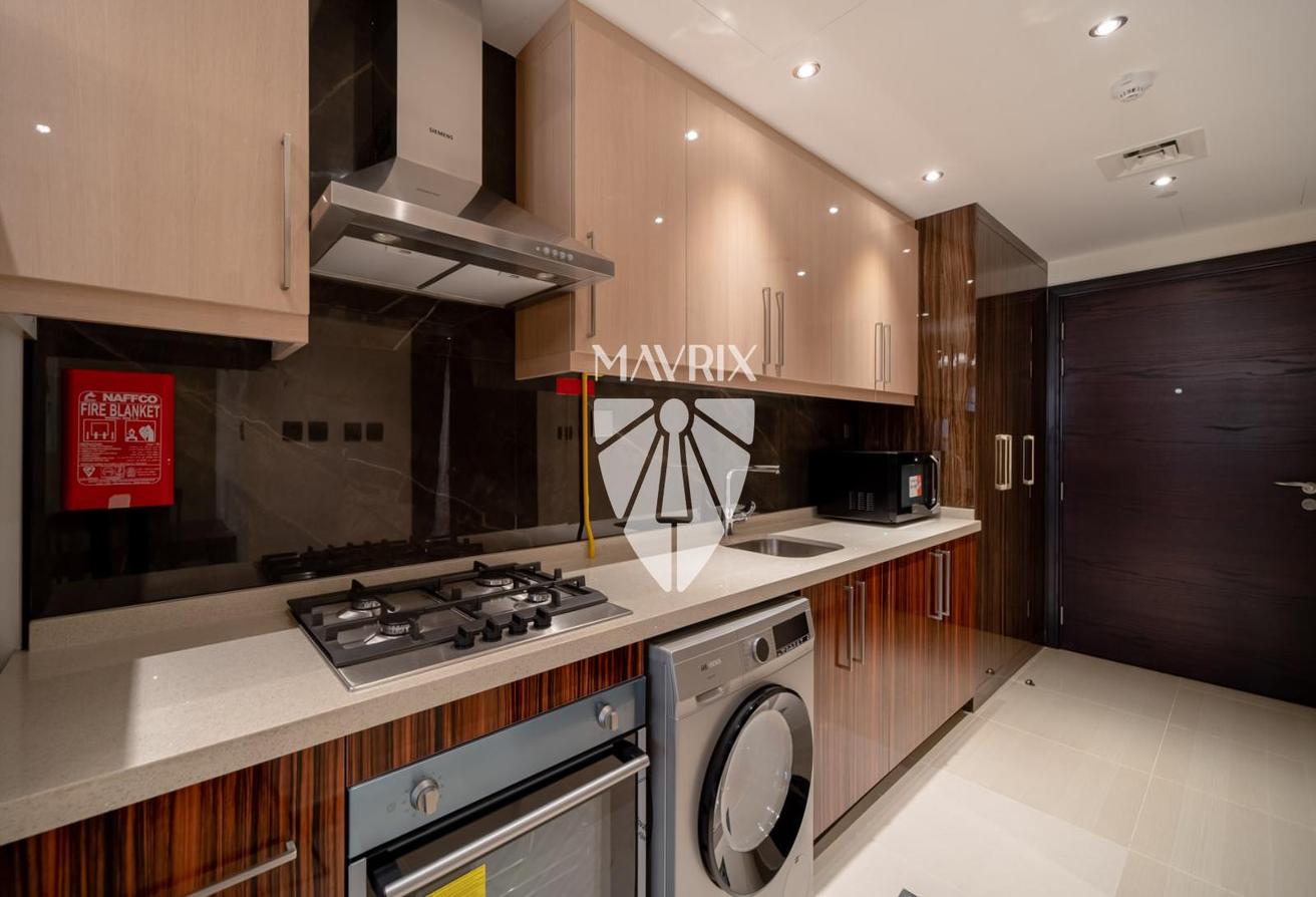Downtown View | Elegant Studio | Available 15 Oct photo 9