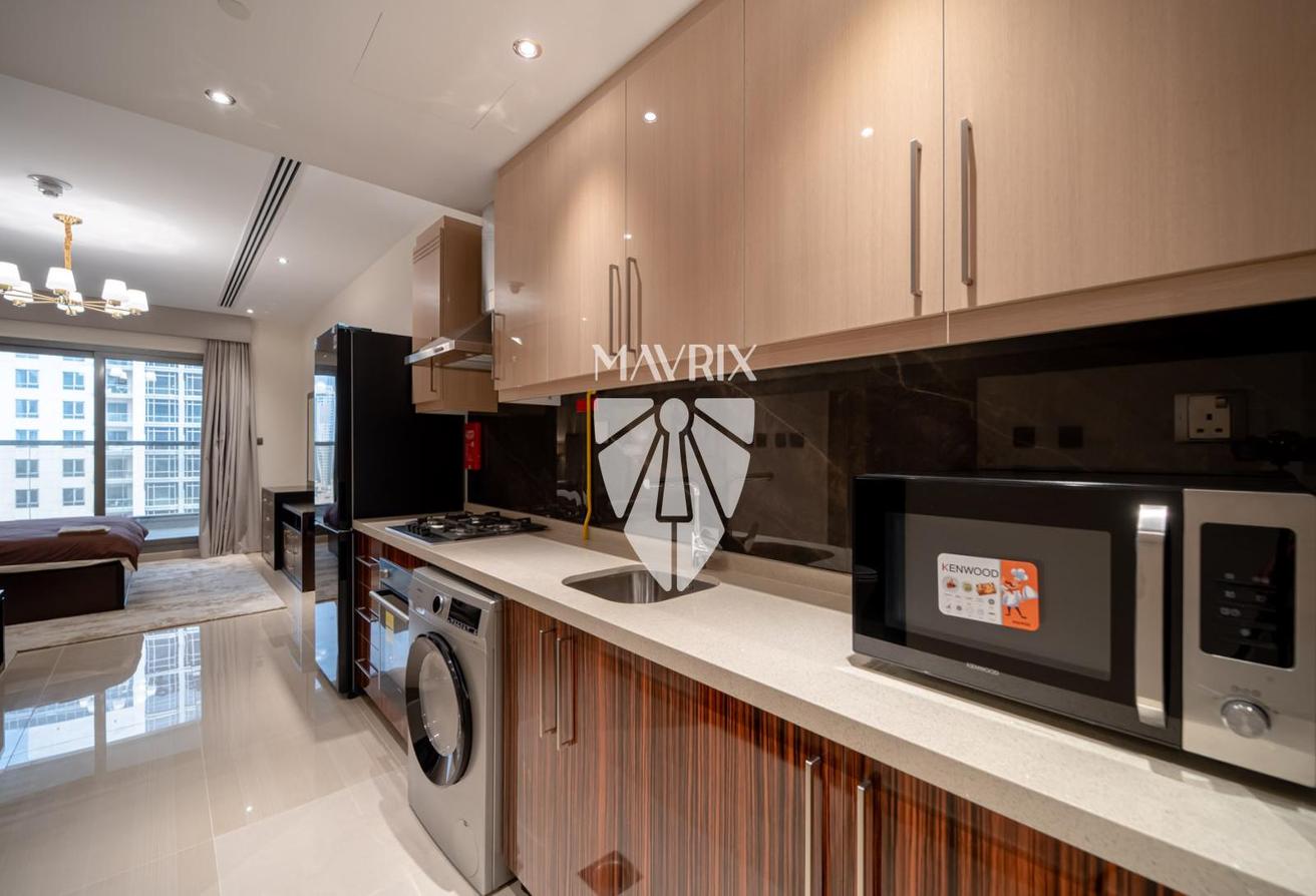 Downtown View | Elegant Studio | Available 15 Oct photo 8