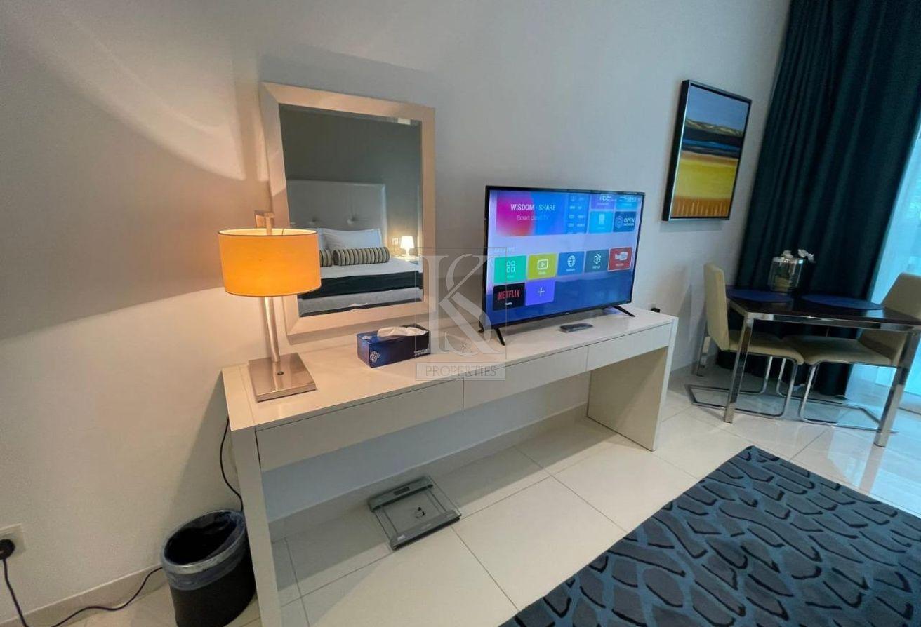 Stylish Interiors | Prime Location | Furnished photo 6