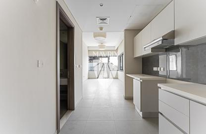 Apartment - 1 - 1 for rent in SOL Avenue - Business Bay - Dubai
