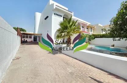 Villa - 5 Bedrooms - 5 Bathrooms for rent in Jumeirah 2 Villas - Jumeirah 2 - Jumeirah - Dubai