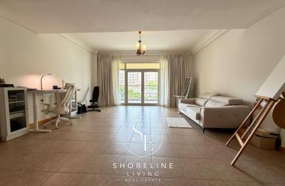 Apartment - 1 Bedroom - 2 Bathrooms for rent in Al Tamr - Shoreline Apartments - Palm Jumeirah - Dubai