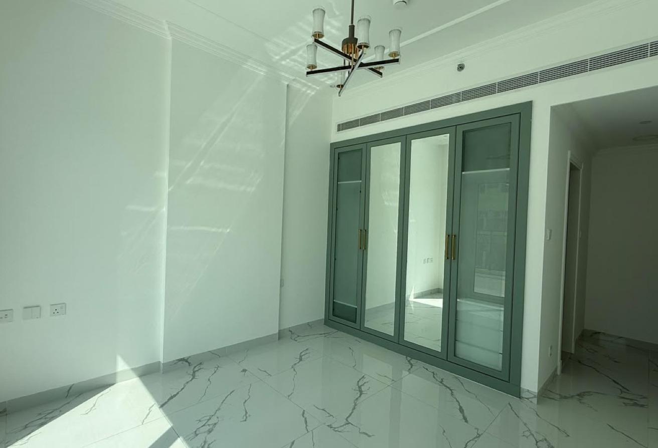 Amazing Luxury Flat | Spacious | Prime Location photo 6