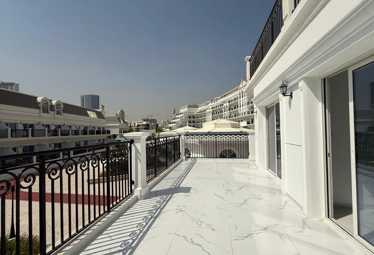 Amazing Luxury Flat | Spacious | Prime Location photo 4