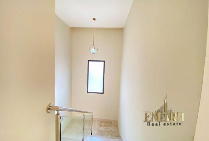 144171418 - Property Image 3