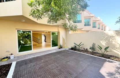 Villa - 4 Bedrooms - 4 Bathrooms for rent in Jumeirah 1 Villas - Jumeirah 1 - Jumeirah - Dubai