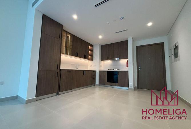 BIGGEST LAYOUT | DIRECT POOL ACCESS | UNFURNUSHED photo 3