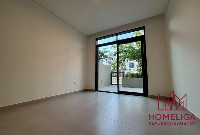 BIGGEST LAYOUT | DIRECT POOL ACCESS | UNFURNUSHED