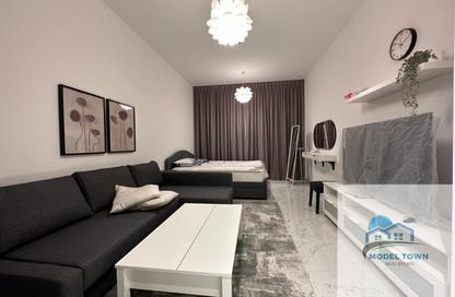Apartment - Studio - 1 Bathroom for rent in Oasis 1 - Oasis Residences - Masdar City - Abu Dhabi