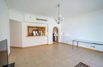 Apartment - 2 Bedrooms - 3 Bathrooms for rent in Al Hallawi - Shoreline Apartments - Palm Jumeirah - Dubai