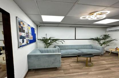 Business Centre - Studio - 1 Bathroom for rent in Al Kazim Building - Karama Park Area - Al Karama - Dubai